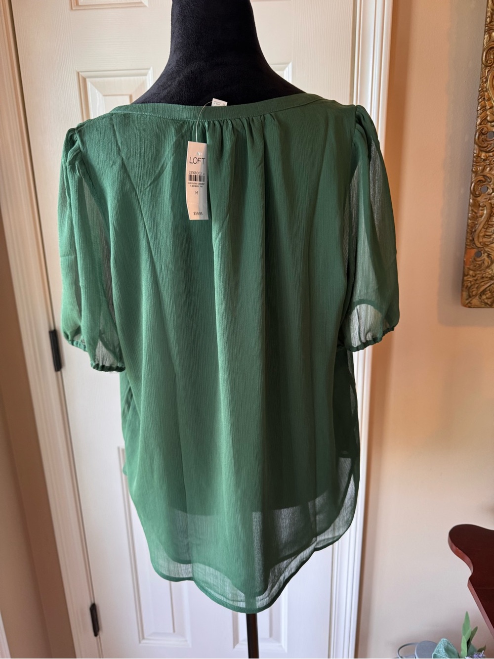 LOFT Green Short-Sleeve V-Neckline Blouse - Sz medium - NWT - Picture 6 of 10